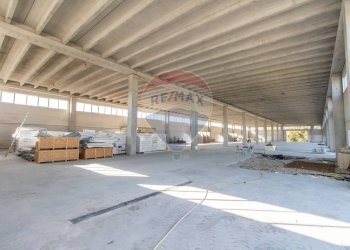 Terrazza - Capannone Via A. Toscanini
 
13, Montesilvano - foto 17