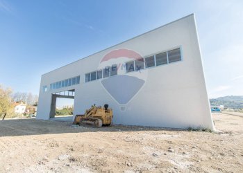 Edificio all\'aperto - Capannone Via A. Toscanini
 
13, Montesilvano - foto 22