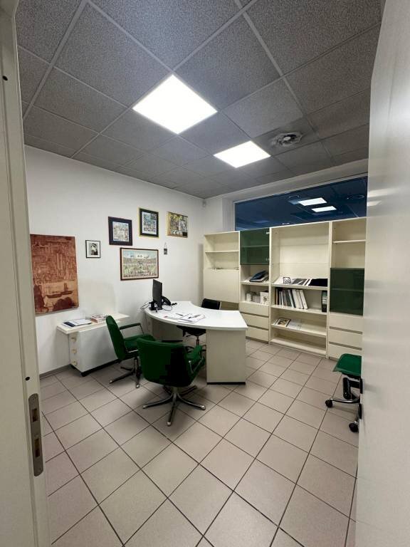 Interno non residenziale - Capannone strada Provinciale Vigentina, Pavia - foto 2