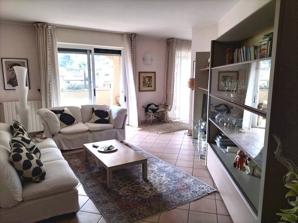 Salone - Appartamento corso Vittorio Emanuele, 236, Camporosso - foto 2