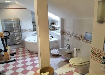 Bagno - Appartamento corso Vittorio Emanuele, 236, Camporosso - foto 12
