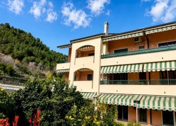 Facciata - Appartamento corso Vittorio Emanuele, 236, Camporosso - foto 1