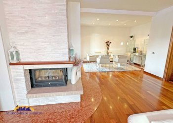 Soggiorno - Villa piazza 4 Novembre, 12, Povegliano Veronese - foto 3