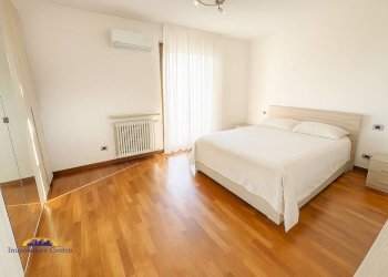 Camera da letto - Villa piazza 4 Novembre, 12, Povegliano Veronese - foto 16