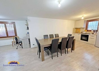 Vista - Villa piazza 4 Novembre, 12, Povegliano Veronese - foto 25