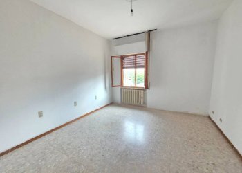 Camera da letto - Appartamento via della Resistenza, Signa - foto 9