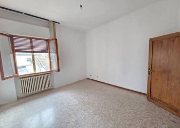 Camera da letto - Appartamento via della Resistenza, Signa - foto 10