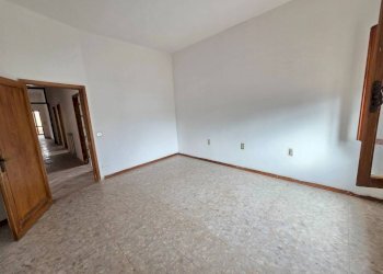 Camera da letto - Appartamento via della Resistenza, Signa - foto 11