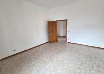 Camera da letto - Appartamento via della Resistenza, Signa - foto 12