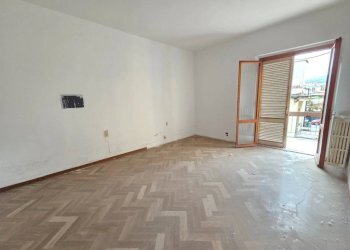 Camera da letto - Appartamento via della Resistenza, Signa - foto 13