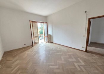 Camera da letto - Appartamento via della Resistenza, Signa - foto 16