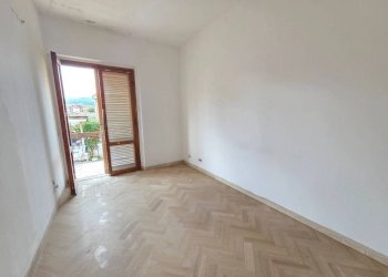 Camera da letto - Appartamento via della Resistenza, Signa - foto 18