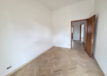 Camera da letto - Appartamento via della Resistenza, Signa - foto 21