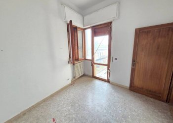 Camera da letto - Appartamento via della Resistenza, Signa - foto 28