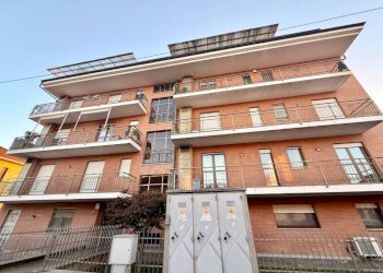 Facciata - Quadrilocale via Sottotenente Giuseppe Chiffi, 90, Carmagnola - foto 1