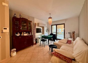 Salone - Quadrilocale via Sottotenente Giuseppe Chiffi, 90, Carmagnola - foto 3