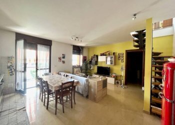 Soggiorno - Trilocale via Bricherasio, 14, Carmagnola - foto 5