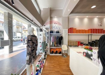 guardaroba - Commercial Premises Jacopo da Trezzo
 
4, Trezzo sull'Adda - photo 6