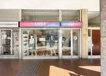 Edificio all\'aperto - Commercial Premises Jacopo da Trezzo
 
4, Trezzo sull'Adda - photo 9