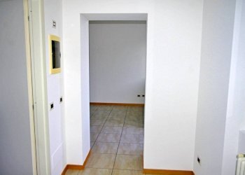 Disimpegno - Three-room apartment Casorate Sempione - photo 5