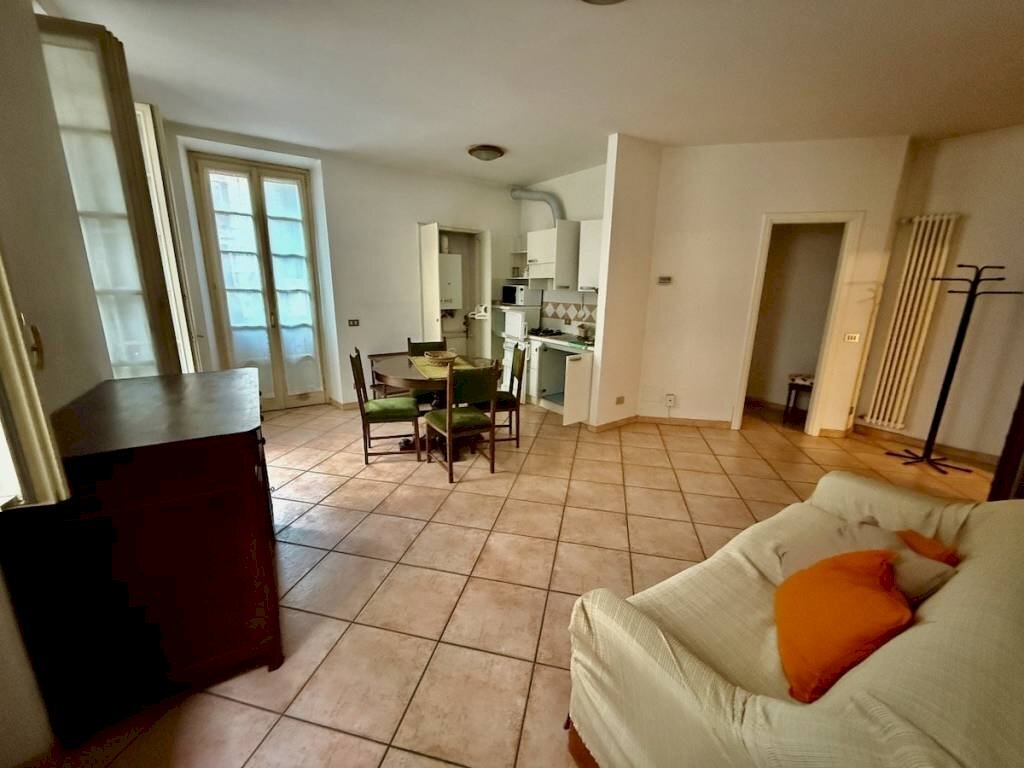 Salone - Quadrilocale via Italia, 40, Biella - foto 1