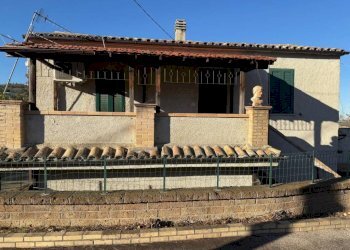 Facciata - Rustic contrada Campo Mirabello, 109, Montebello di Bertona - photo 1