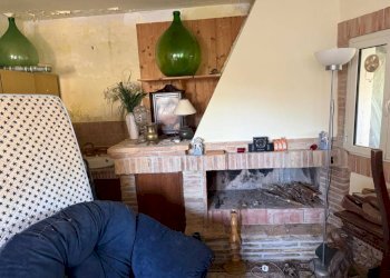 Salone - Rustic contrada Campo Mirabello, 109, Montebello di Bertona - photo 7