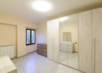 Camera da letto - Trilocale via al Lago, 10, Alserio - foto 13