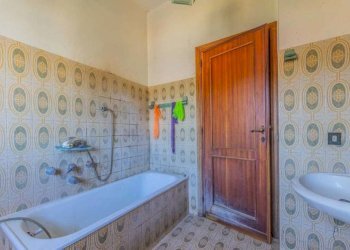 Bagno - Trilocale via Scandarello, Rieti - foto 12