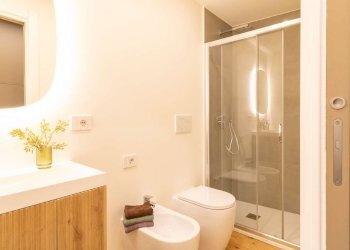 8 bagno con doccia - Two-room apartment via Pietro Custodi, 16, Milano - photo 14