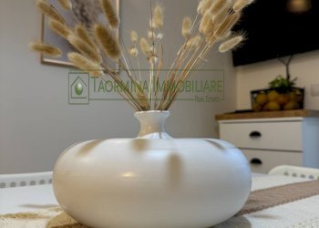 Foto 1 - Trilocale Via Marco Minghetti
 
1, Taormina - foto 1