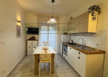 Foto 3 - Trilocale Via Marco Minghetti
 
1, Taormina - foto 3