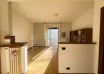 Dettagli - Trilocale via Giovanni Nicotera, 10, Varese - foto 6