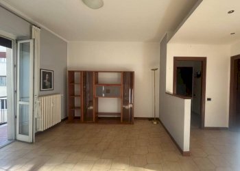 Dettagli - Trilocale via Giovanni Nicotera, 10, Varese - foto 7