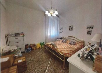 Camera da letto - Appartamento all'asta via Fratelli Meldi, Genova (zona Sestri Ponente) - foto 11