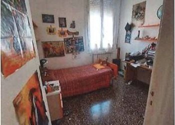 Camera da letto - Appartamento all'asta via Fratelli Meldi, Genova (zona Sestri Ponente) - foto 12