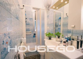 Bagno - Quadrilocale piazza Adriatico, 12, Genova (zona Staglieno) - foto 15