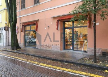 Facciata - Negozio corso Armando Diaz, Forlì - foto 24