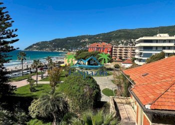 Trilocale in locazione vista mare - Trilocale via aurelia 118, Andora - foto 2