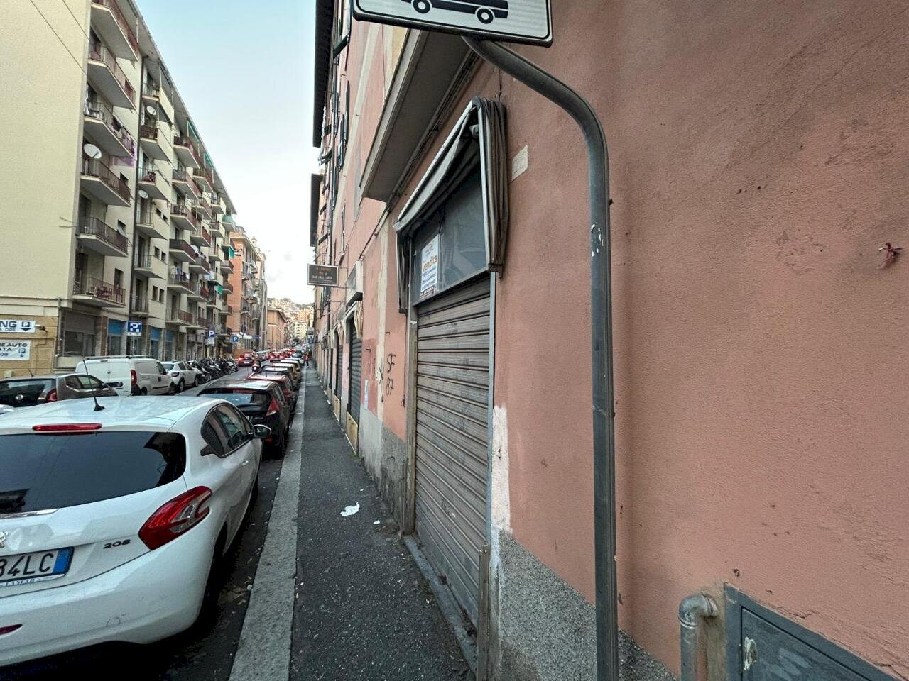 WhatsApp Image 2025-11-17 at 17.02.33 (3).jpeg - Locale Commerciale Via Donghi 23 R, Genova (zona San Fruttuoso) - foto 3