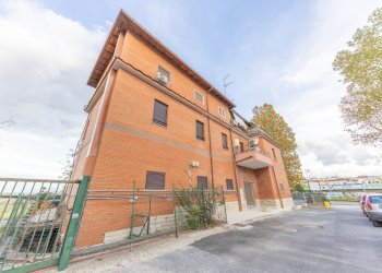 5.jpg - Four-room apartment Via Salaria, Monterotondo - photo 26