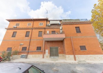 4.jpg - Four-room apartment Via Salaria, Monterotondo - photo 27