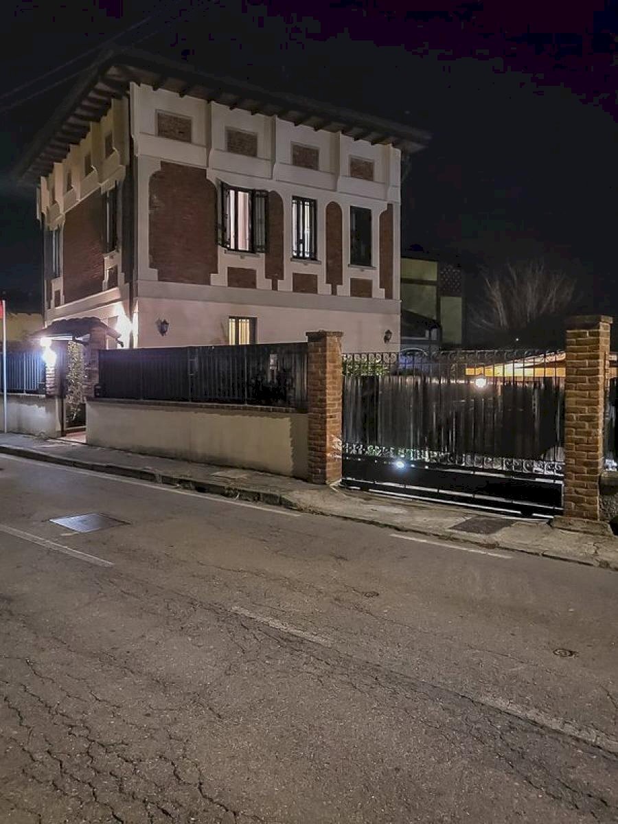 Villa Mediglia - photo 1