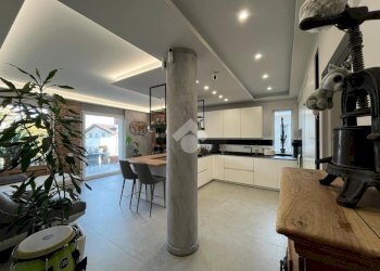 Four-room apartment Via Vittorio Alfieri, Corsico - photo 3