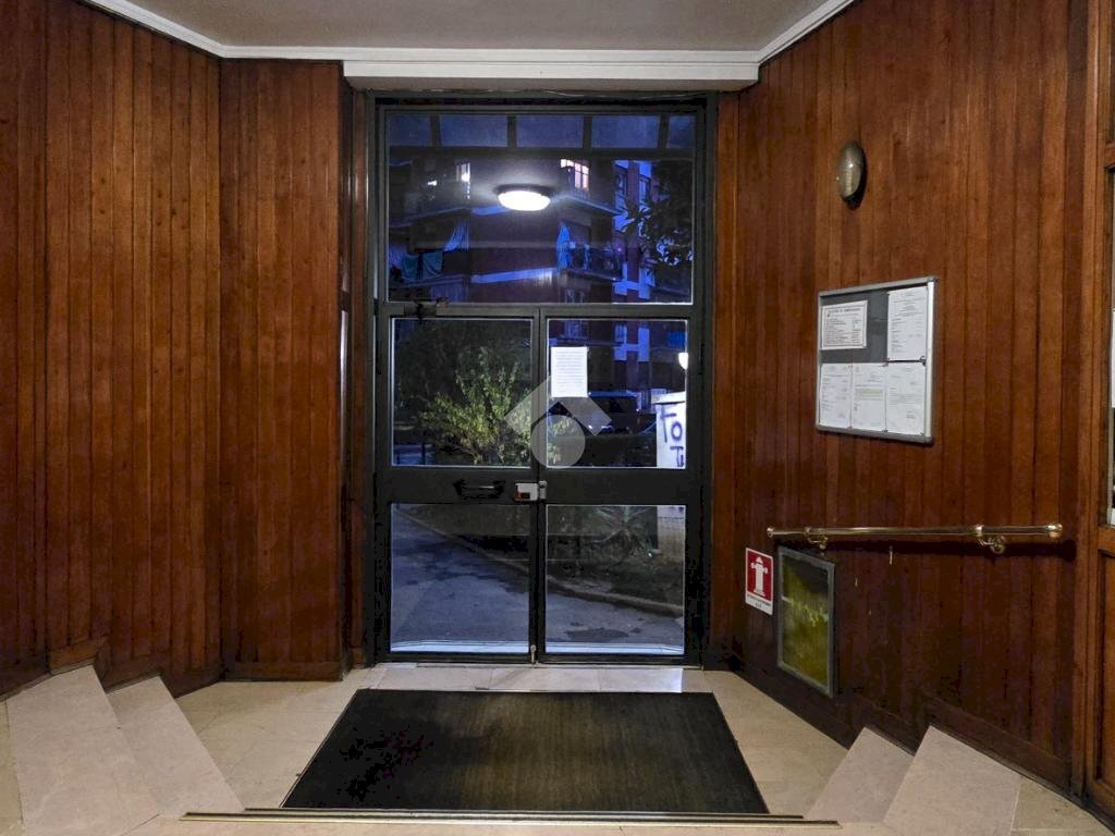 Three-room apartment Viale Sardegna, Cinisello Balsamo - photo 2