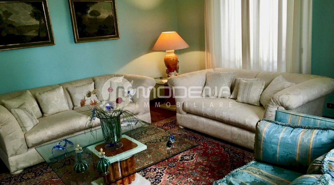 Two-room apartment Modena (neighborhood Circoscrizione 1) - photo 2