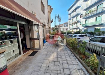 Foto 2 - Commercial Premises Via Torretta, Benevento - photo 2