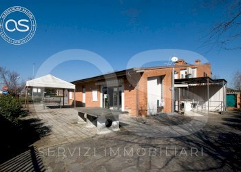 L\'esterno della villa - Casa semi indipendente via Giovanni Boccaccio
 
21, Manerbio - foto 7