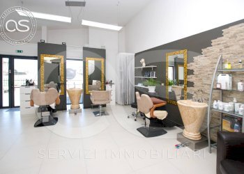 Il salone al piano terra - Casa semi indipendente via Giovanni Boccaccio
 
21, Manerbio - foto 14