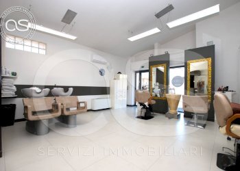 Il salone al piano terra - Casa semi indipendente via Giovanni Boccaccio
 
21, Manerbio - foto 15